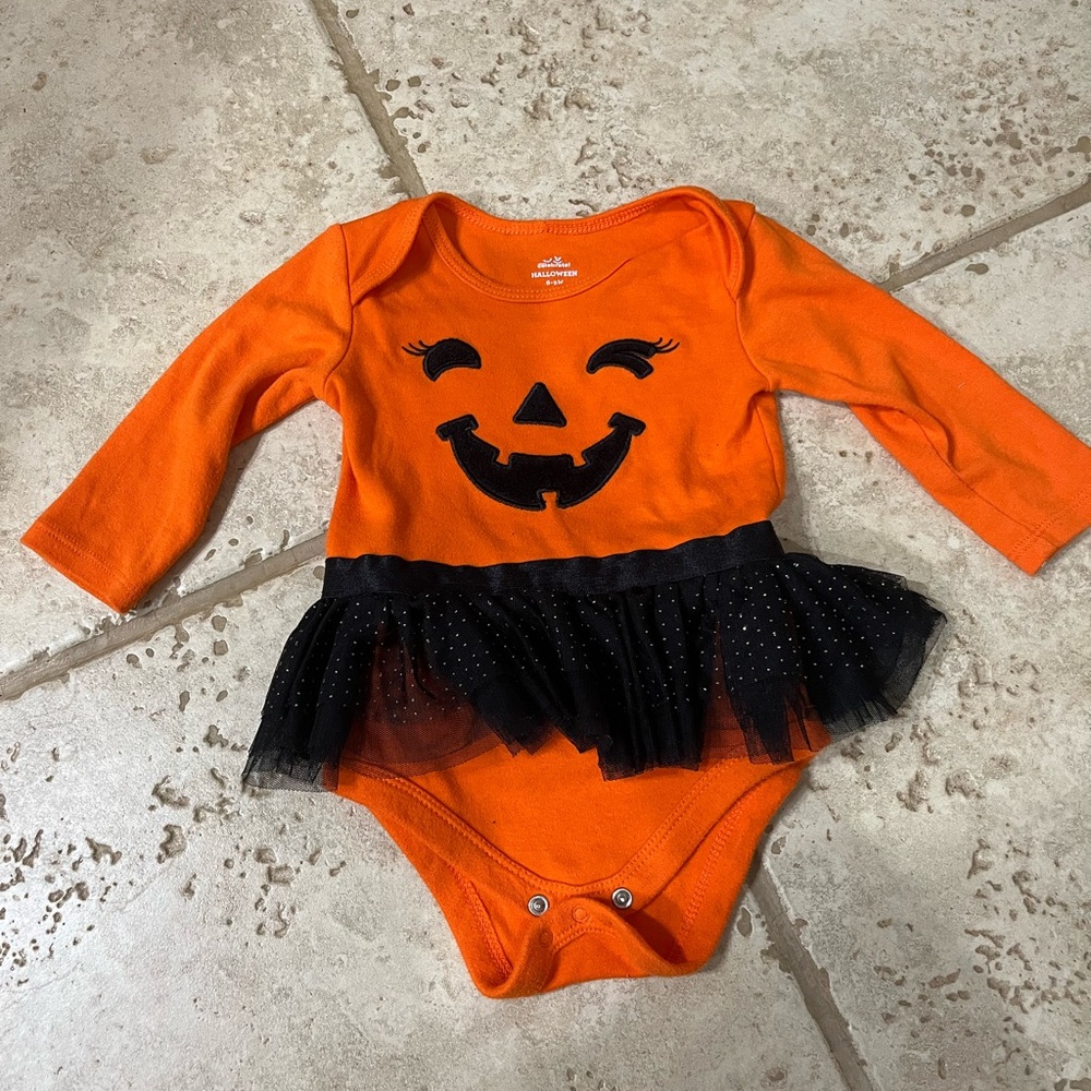 Jack-o’-lantern Pumpkin Long Sleeve Onesie With Skirt size 6-9 month